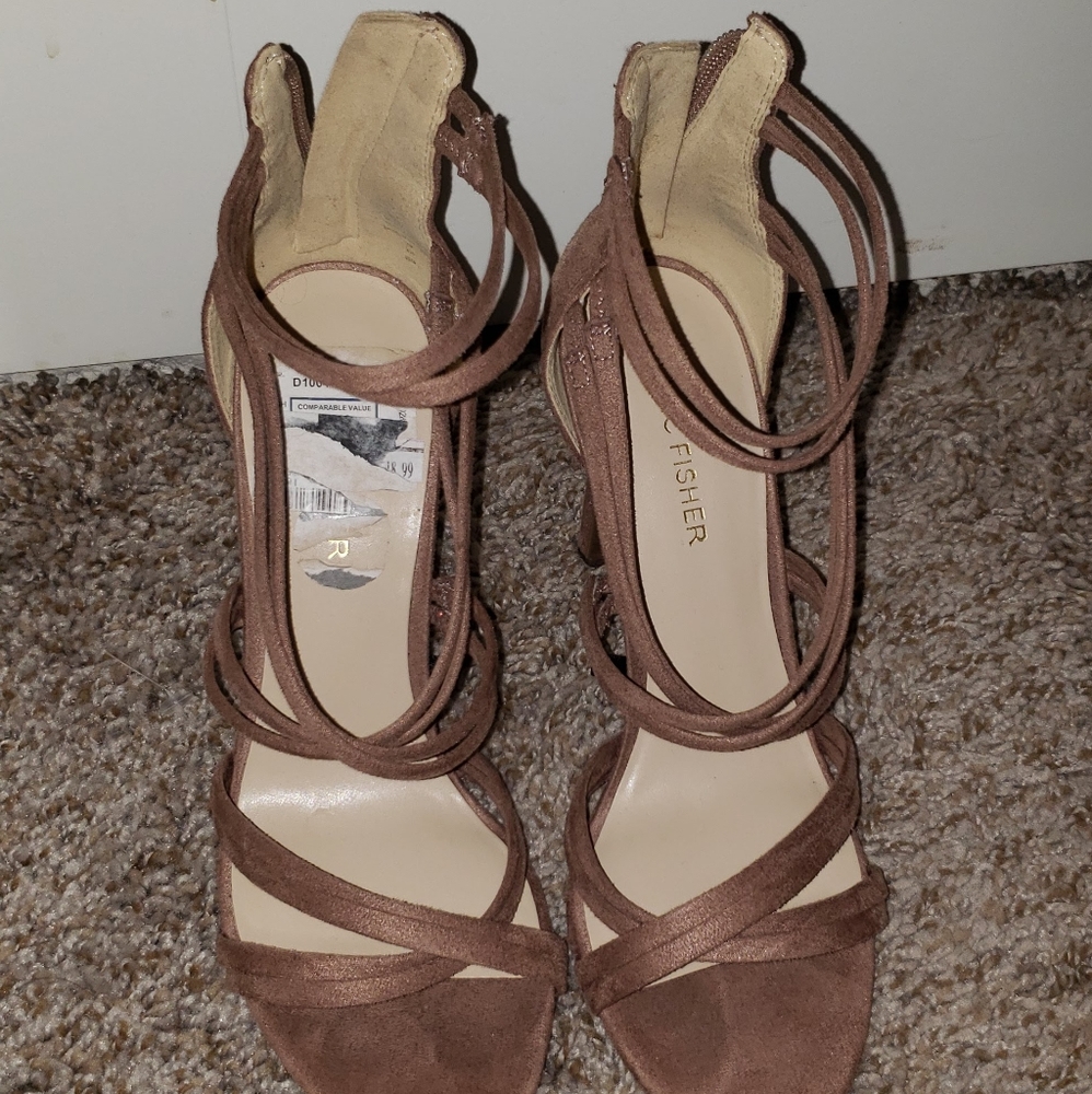 High heels - Picture 2 of 3